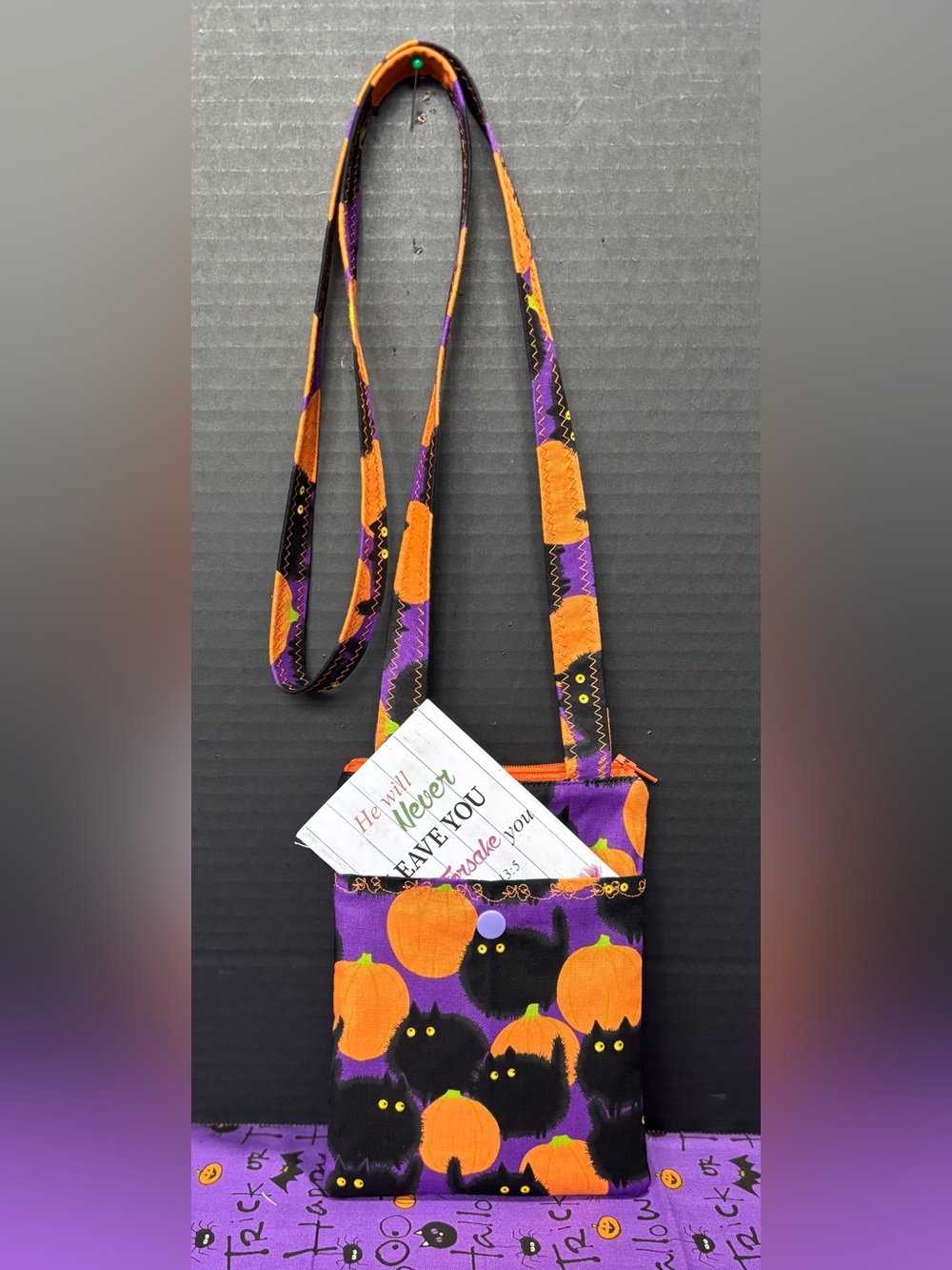 Halloween Scray Cat & Pumpkin Quilted Tote Bag & Phone Pouch W/Pumpkin Bracelets - Picture 8 of 8